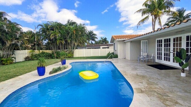 Primary Photo - 4027 Pierce St