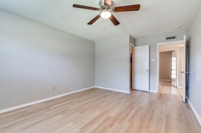 Building Photo - 3 Bed/2 Bath Hidden Treasure in Garland