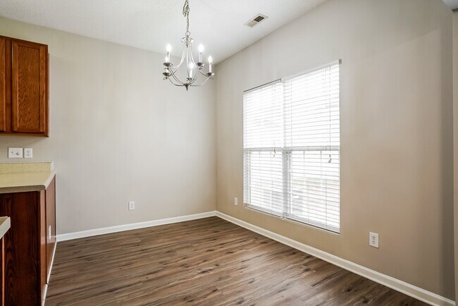 Building Photo - 4449 Snowcrest Ln