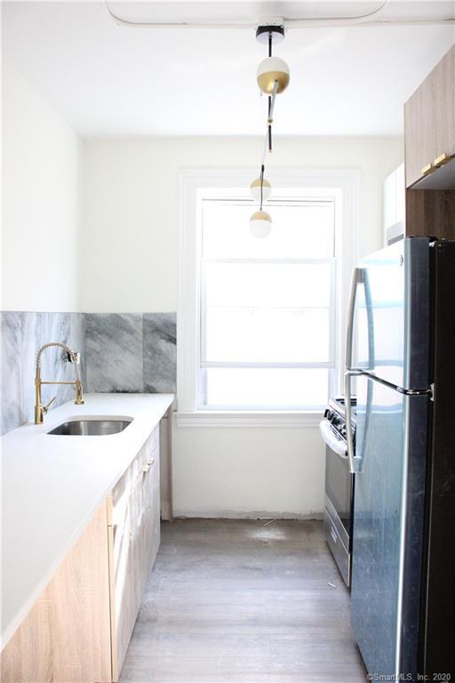 Building Photo - 433 Whitney Ave