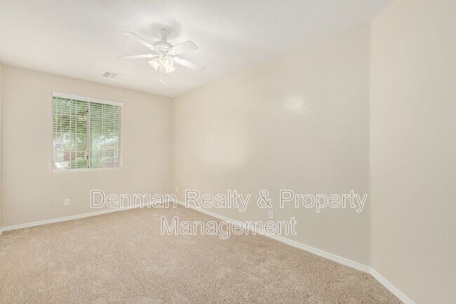 Building Photo - 1154 W Stephanie Ln