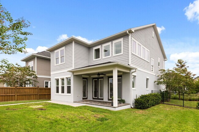 Building Photo - 13785 Behring Ave