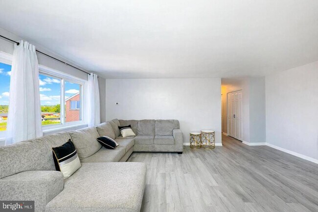 Building Photo - 614 Sligo Ave