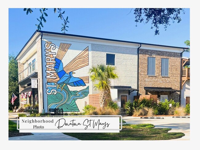 Building Photo - 208 Bartlett St