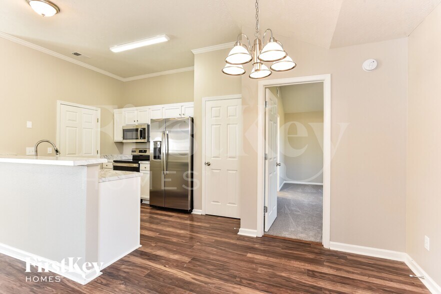 Building Photo - 892 Lavergne Ln