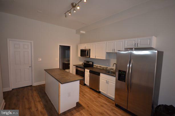 Building Photo - 2018 N Calvert St