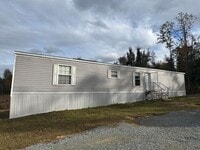 Building Photo - 2/2 in Marianna for $1,000