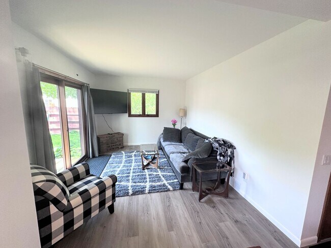 Building Photo - Kleisinger Duplex