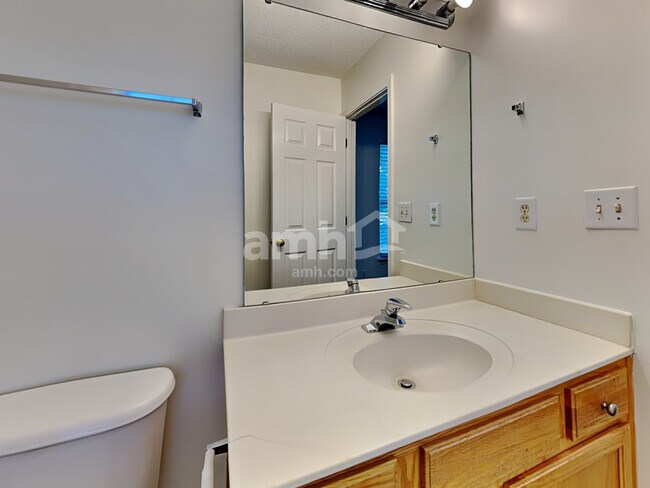 Building Photo - 6308 Dumont Ln