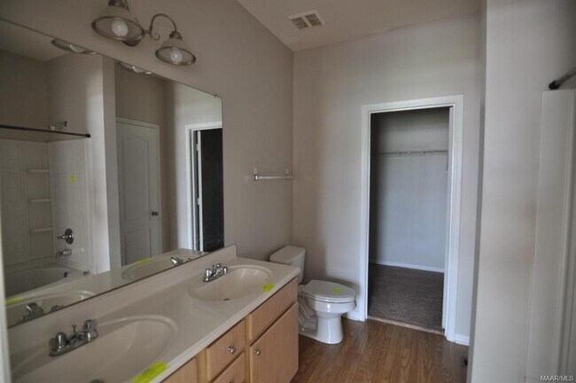 Building Photo - 44 Pine Meadows Cir