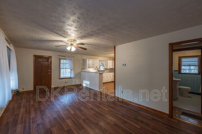 Building Photo - 6822 Wallis Rd