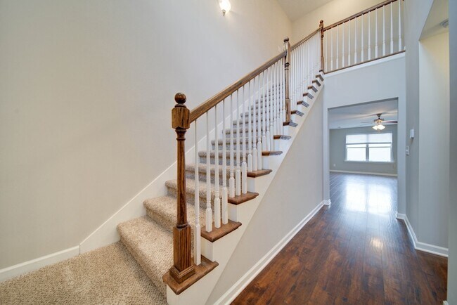 Building Photo - 226 Saxony Way