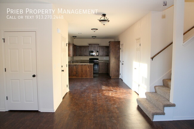 Building Photo - Parkview Townhome - Available November 27th