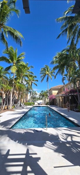 Condo pool - 2945 NE 185th St