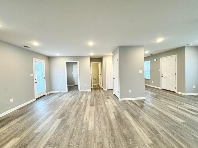 Building Photo - 127 Landry Ln