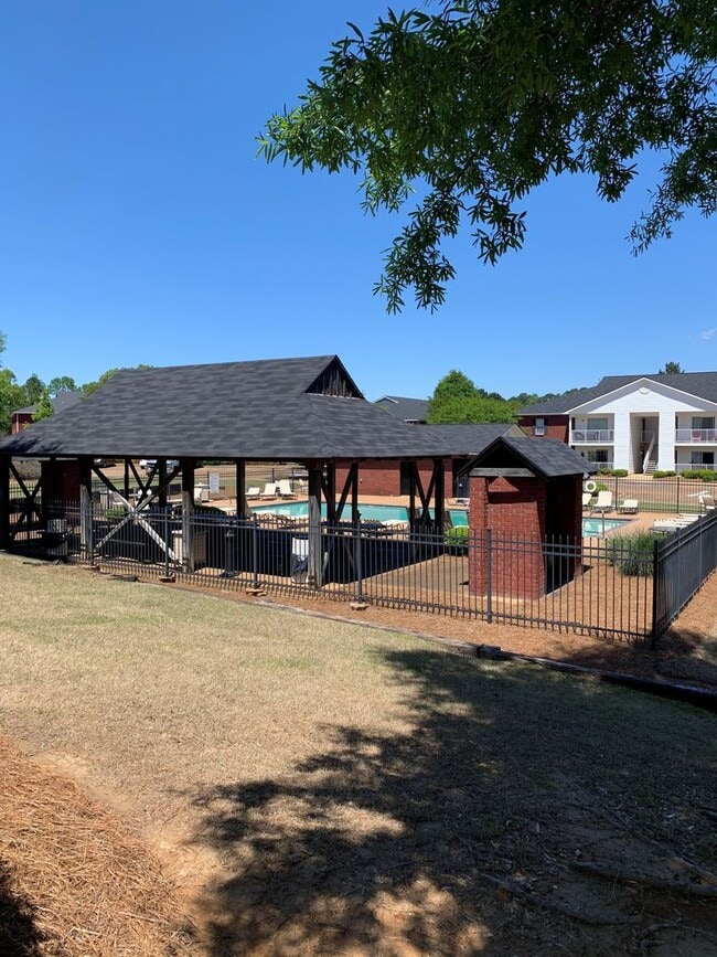 Building Photo - 2 Bedroom / 2 Bath Condo- ALL UTILITIES IN...
