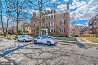 Building Photo - 607 Somerset Rd