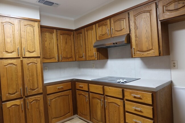 Building Photo - 4819 Royal Oak St