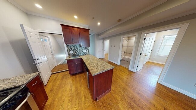 Building Photo - 27 Chestnut Ave