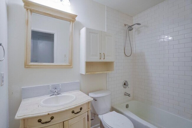 Building Photo - 509 Treys Way