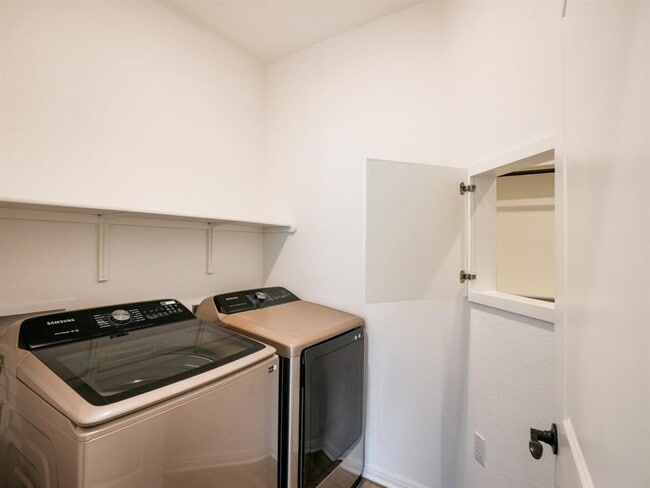 Building Photo - 103 Kitty Hawk Rd