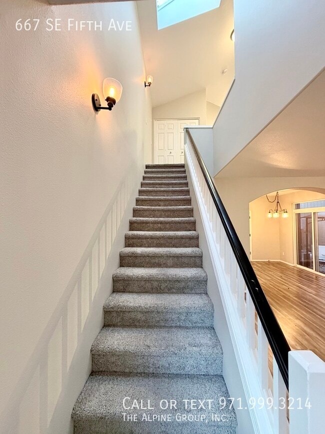 Building Photo - 667 SE Fifth Ave-