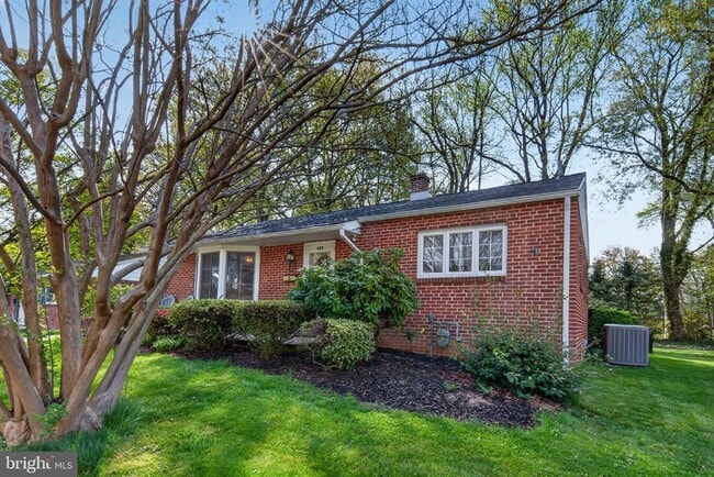 Building Photo - 120 Homewood Rd