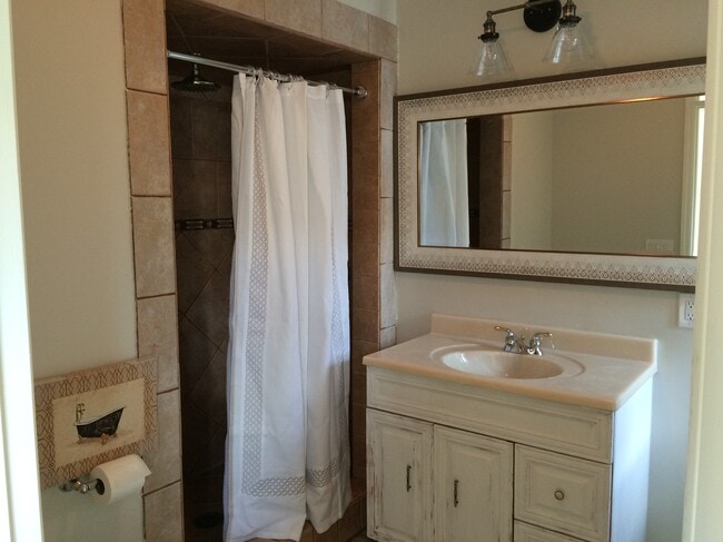 Building Photo - 3817 Vinton Avenue