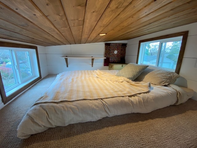 Additional guest loft above bathroom - 3644 6th Ave