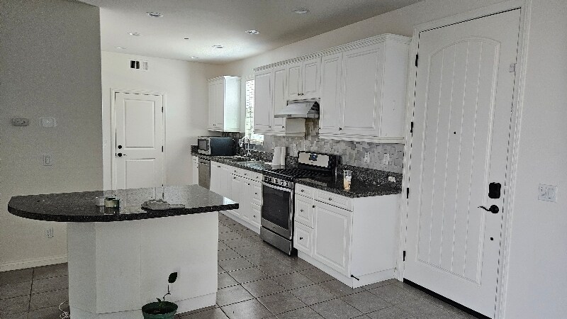 Building Photo - 16118 Veridian Cir