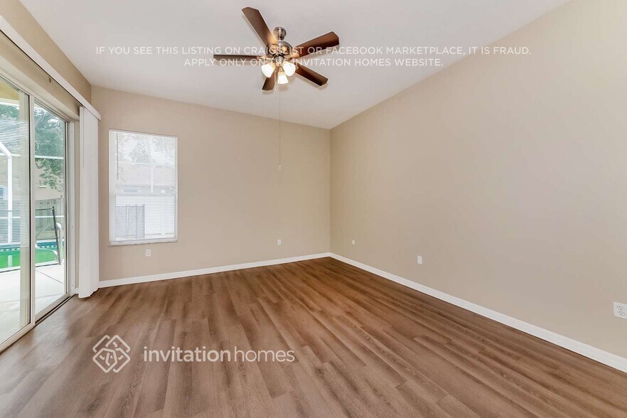Building Photo - 3960 Woodview Dr
