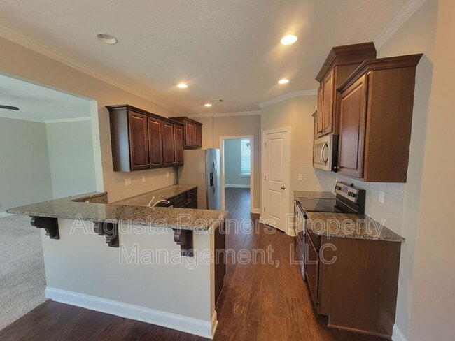 Building Photo - 1733 Ethan Way