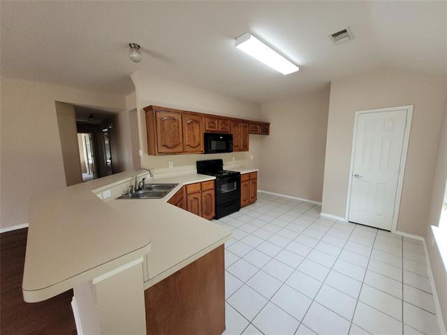 Building Photo - 2851 Avery Dr