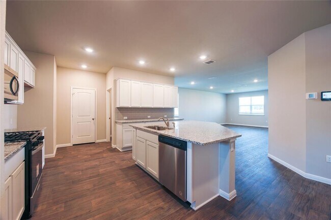 Building Photo - 106 Deep Eddy Cv