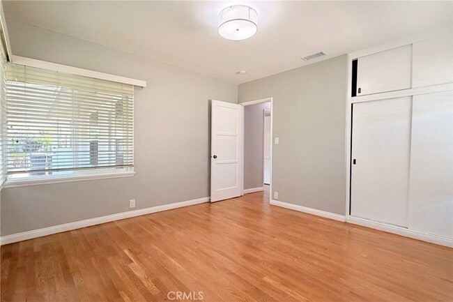 Building Photo - 1505 N Rosewood Ave