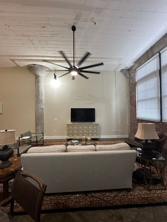 Building Photo - 1 BR/ 1BA at The Lofts with GATED GARAGE P...