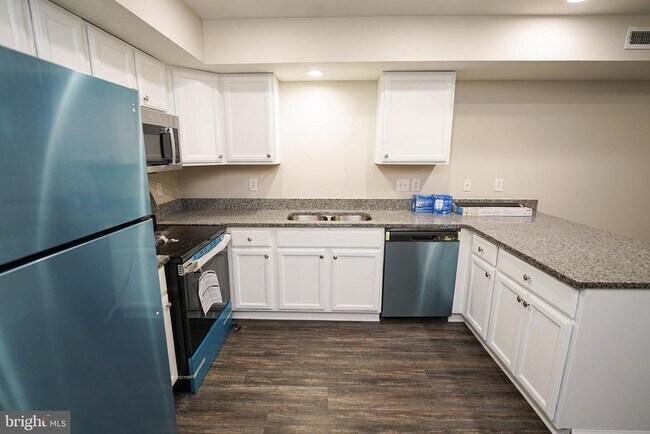 Building Photo - 10 N Pennsylvania Ave