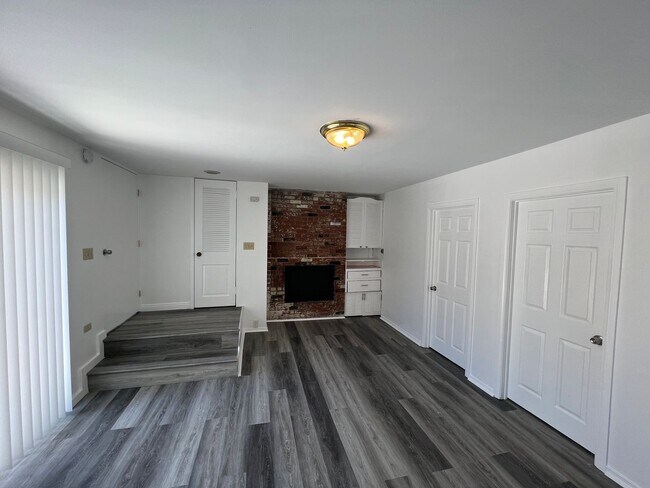 Building Photo - 2609 E Wall St