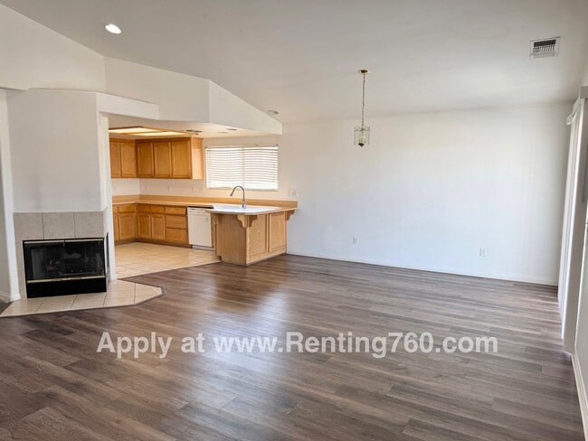 Building Photo - 3 Bed 2 Bath Home In Copper Hills!