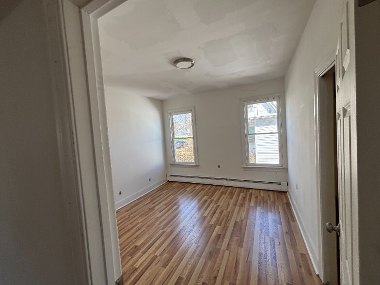 Building Photo - 24 Miles St