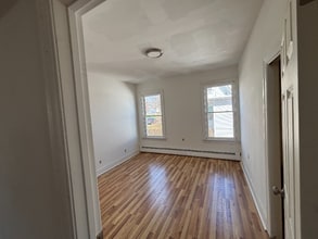 Building Photo - 2XX Miles St