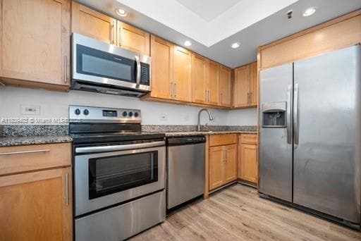 Building Photo - 20505 E Country Club Dr