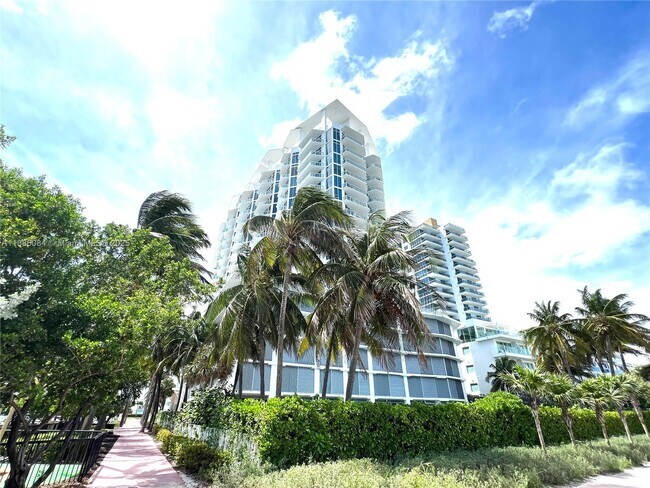 Building Photo - 6515 Collins Ave