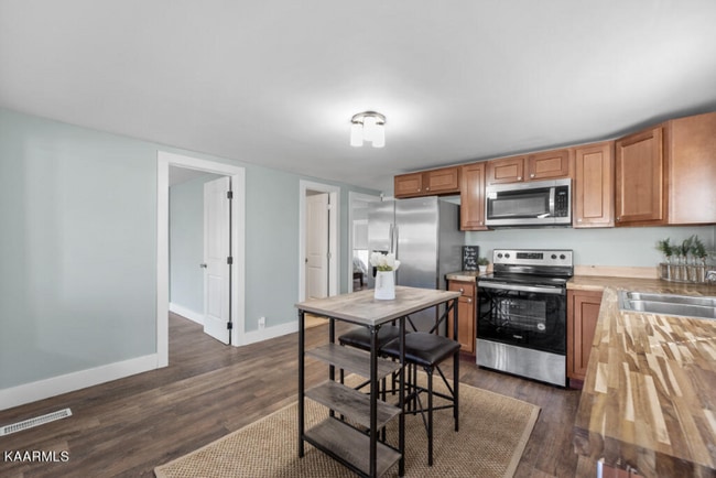 Building Photo - 2512 Ramona Ave NW