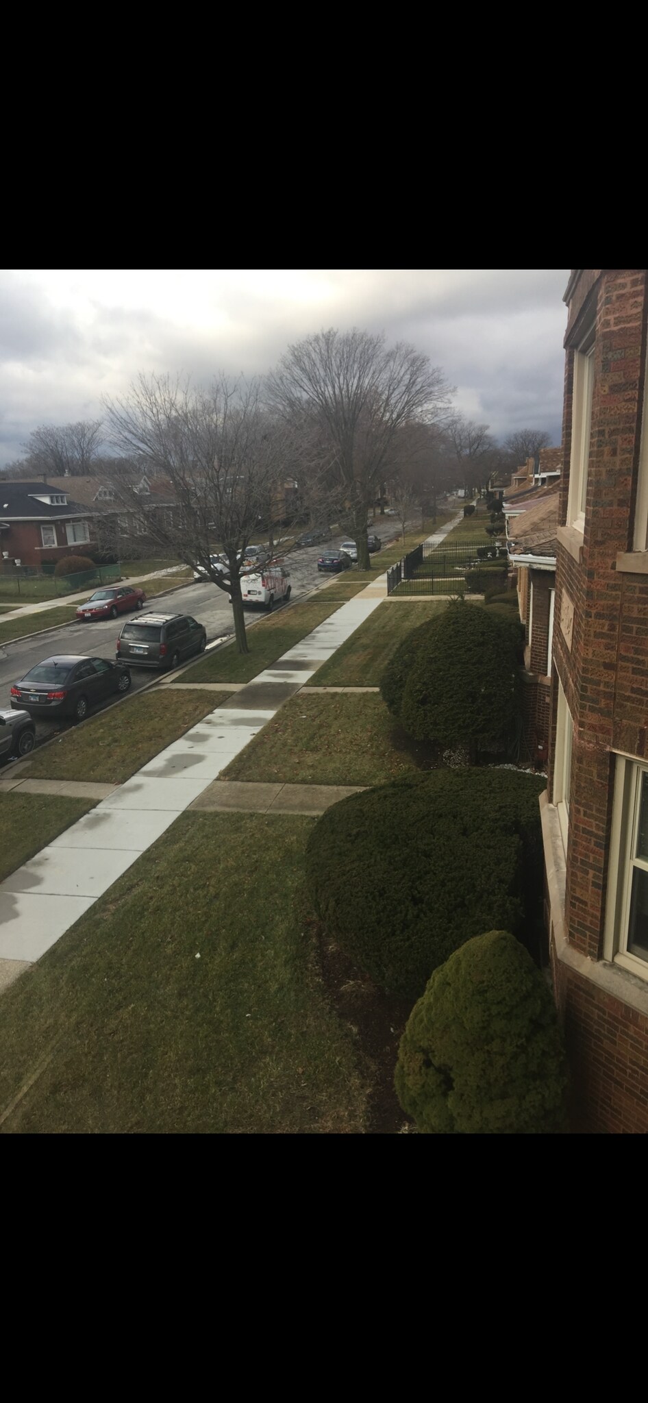 Clean blocks clean quiet area - 8434 S Cregier Ave