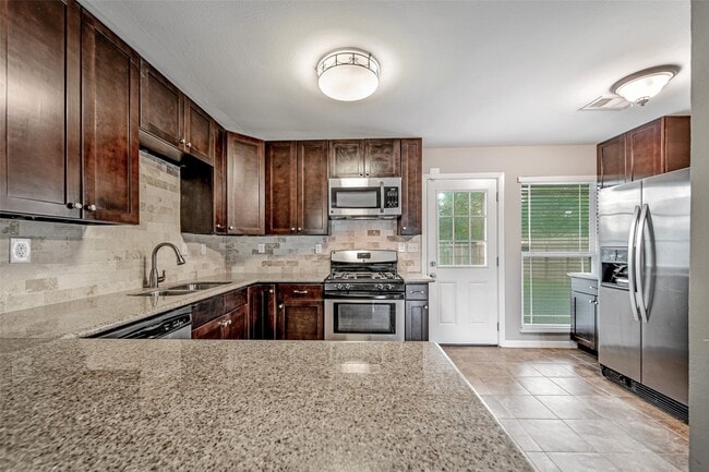 Building Photo - 4421 Lido Ln