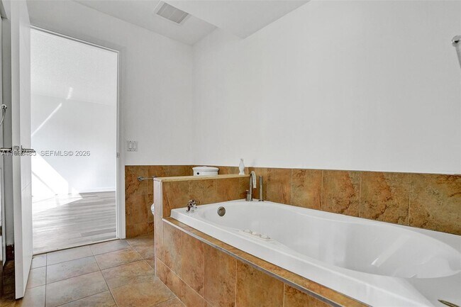 Building Photo - 2508 Cardaman Ave