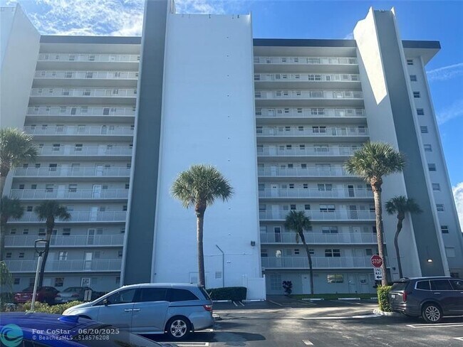 Building Photo - 801 S Federal Hwy
