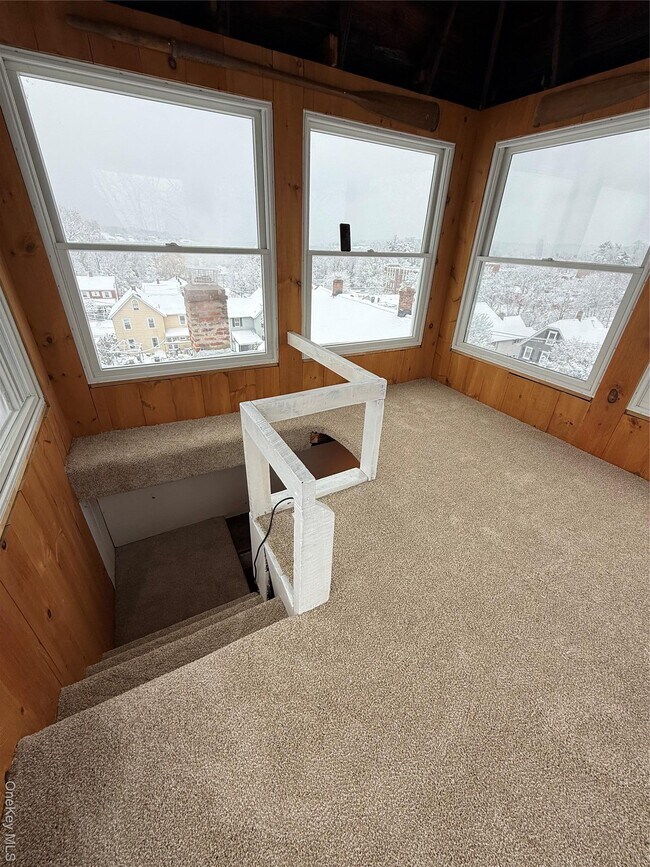 Building Photo - 64 Anstice St