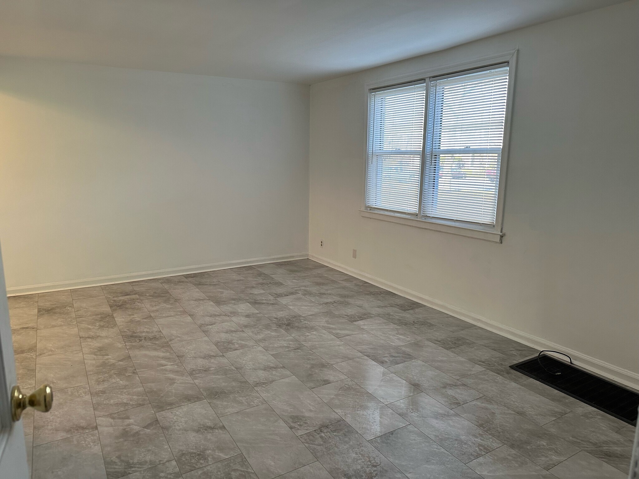 Building Photo - 3 Corbin Ct